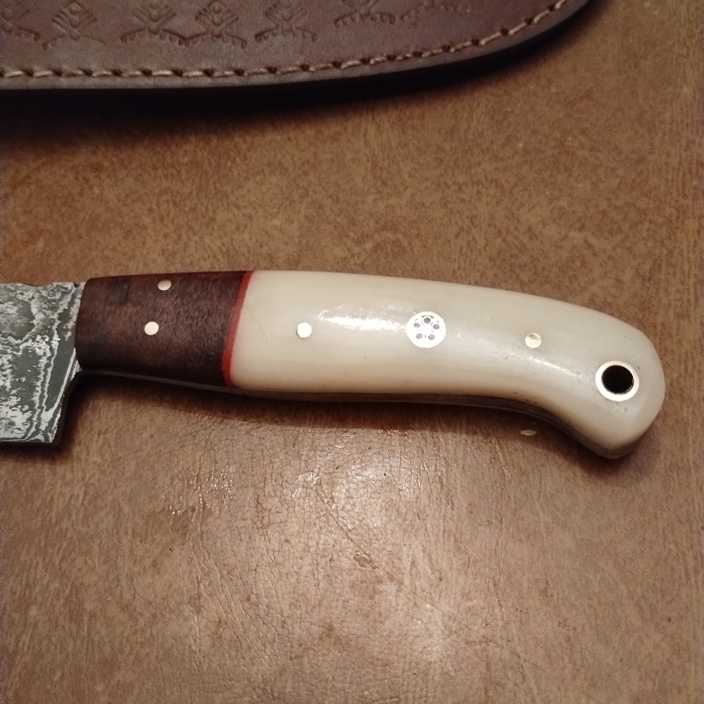 New Damascus steel blade men's hunting knife with sheath white and brown - Picture 2 of 9
